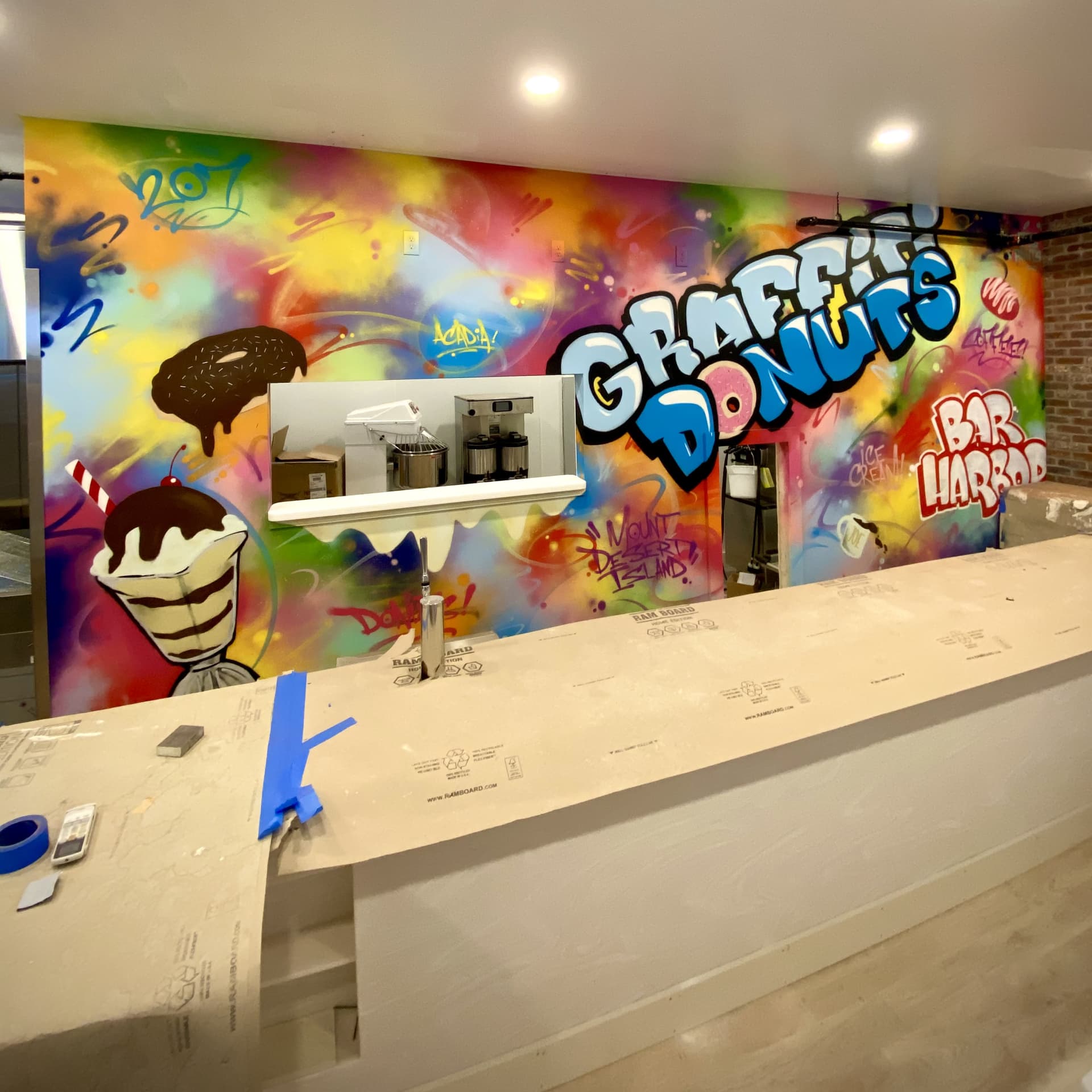 Graffiti Donuts detail