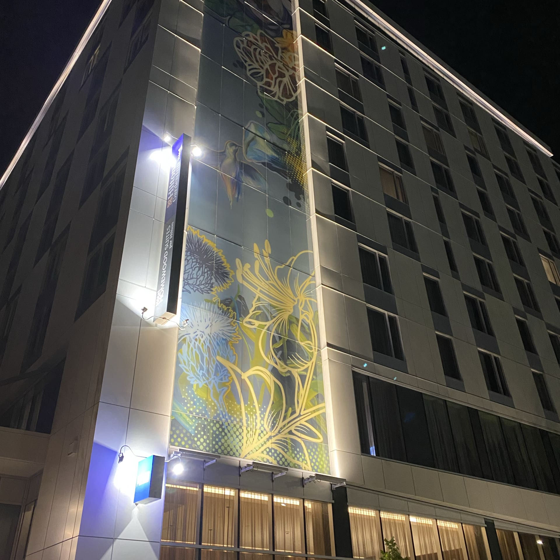 Hilton Garden Inn Montreal Midtown, Decarie Boulevard, Montréal, QC, Canada detail