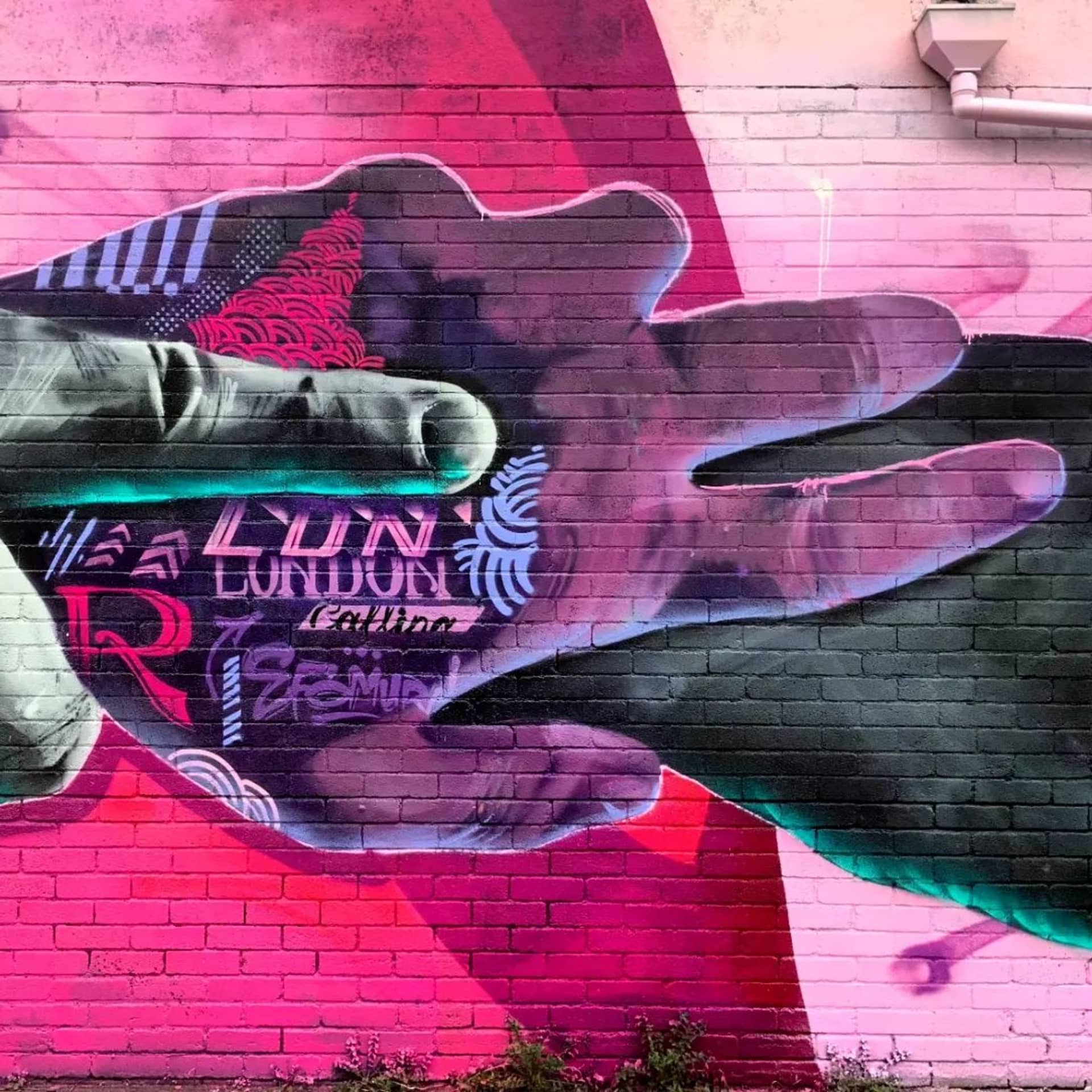 Hands in Hands detail