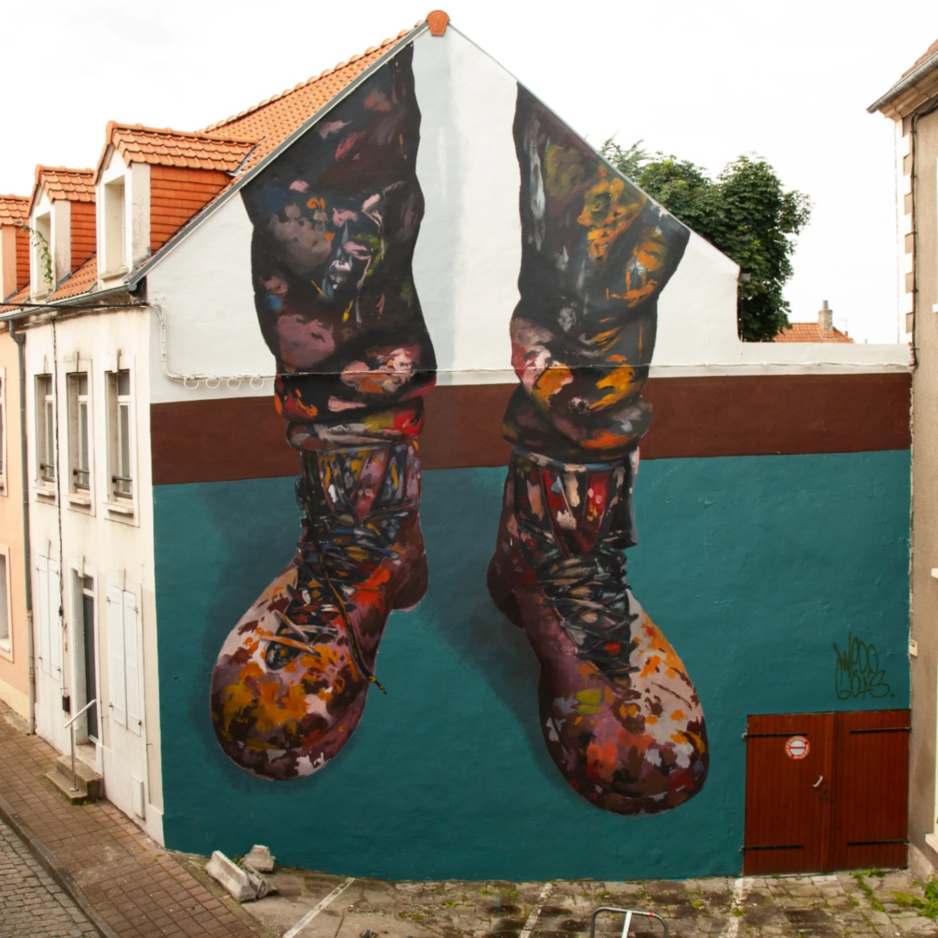 How much can you learn about a person by looking at their shoes? detail