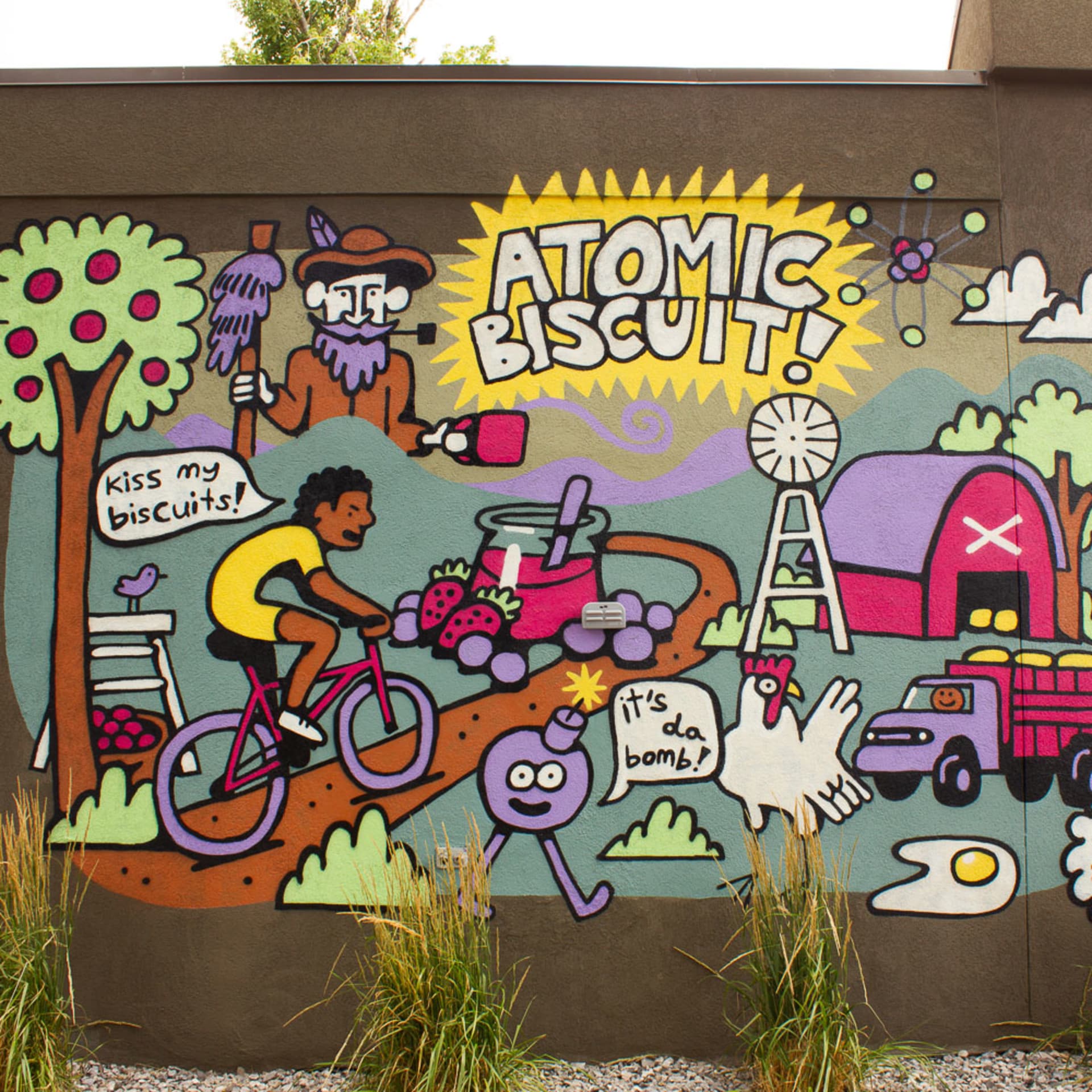 Atomic Biscuit detail