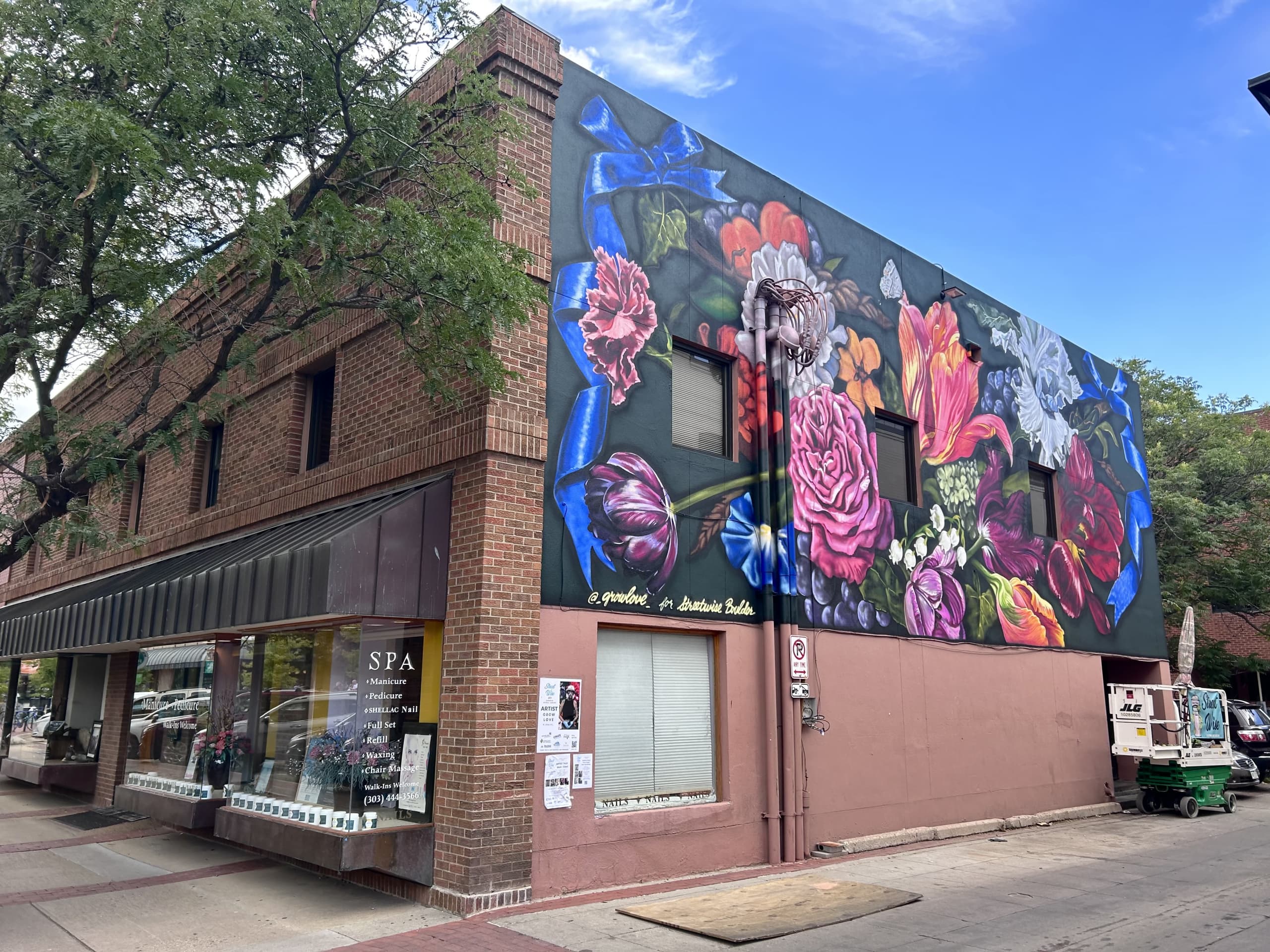 Garland Mural for the community of Boulder