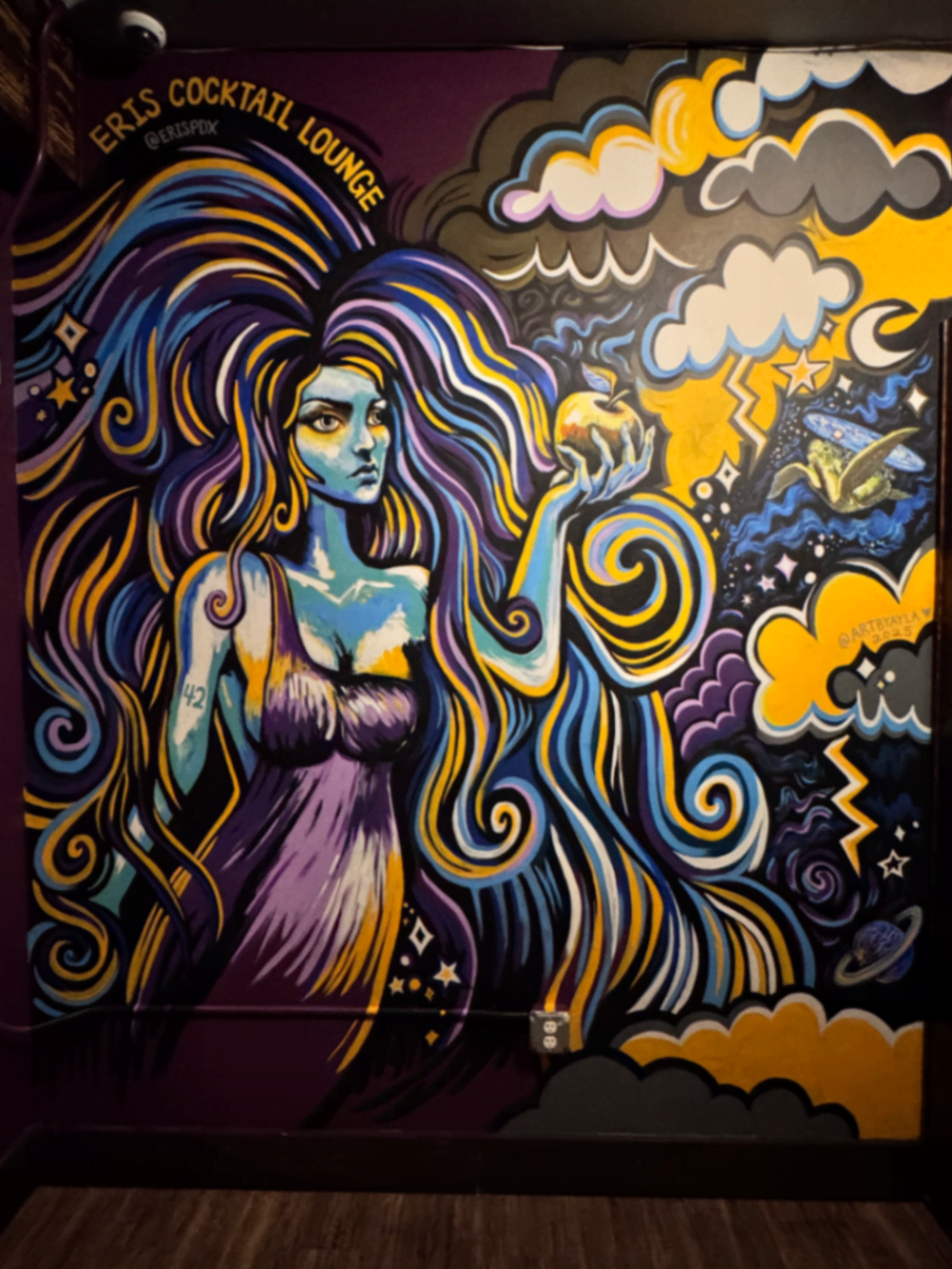 Eris Goddess of Chaos - Cocktail Lounge