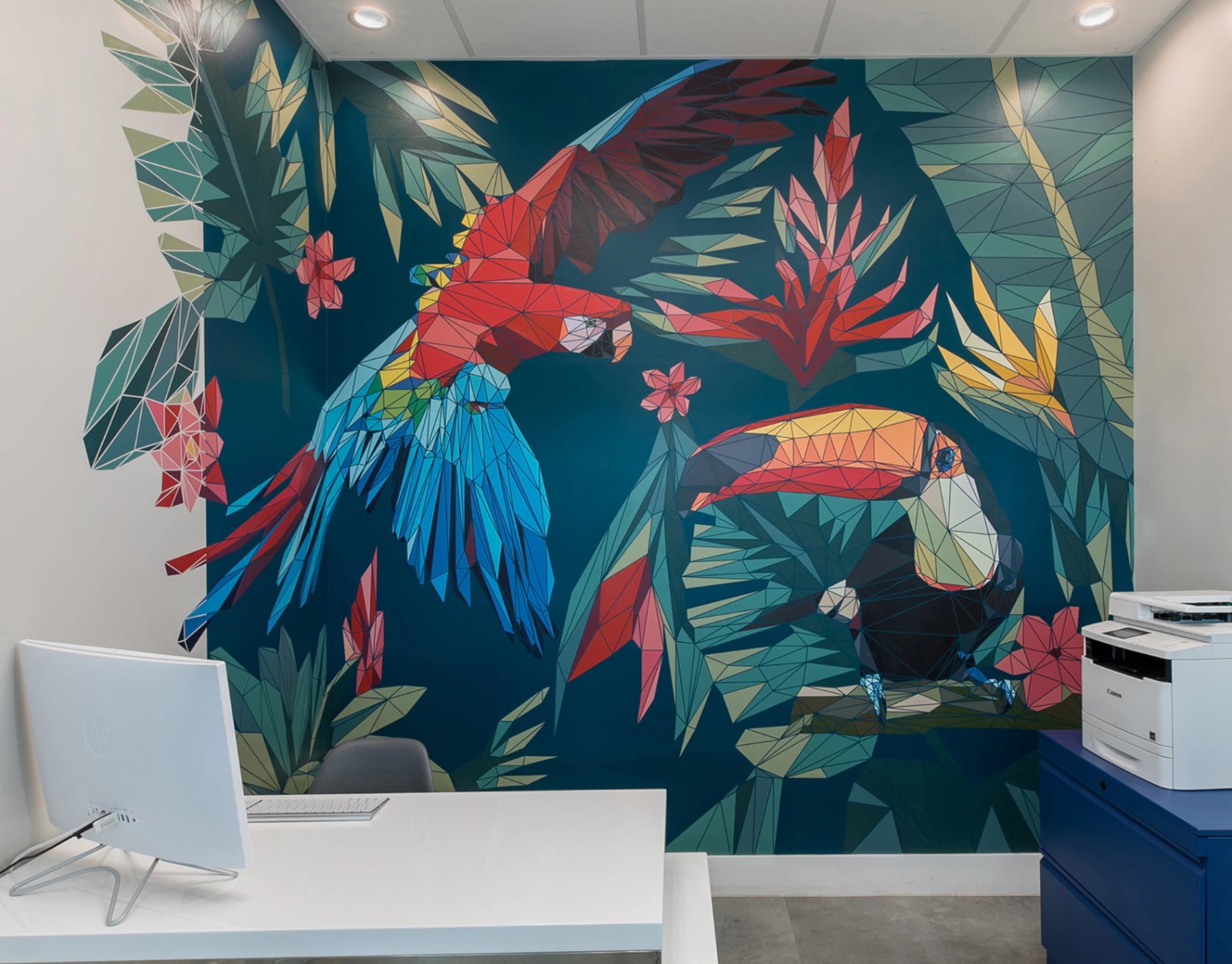 Macaw & Toucan