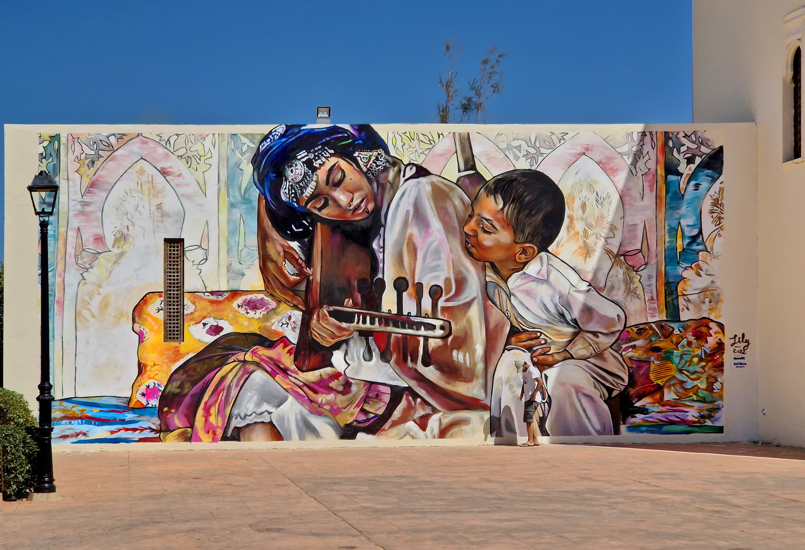  لحن تاريخنا «le son de notre histoire». Happy Walls  by Lily Brick
