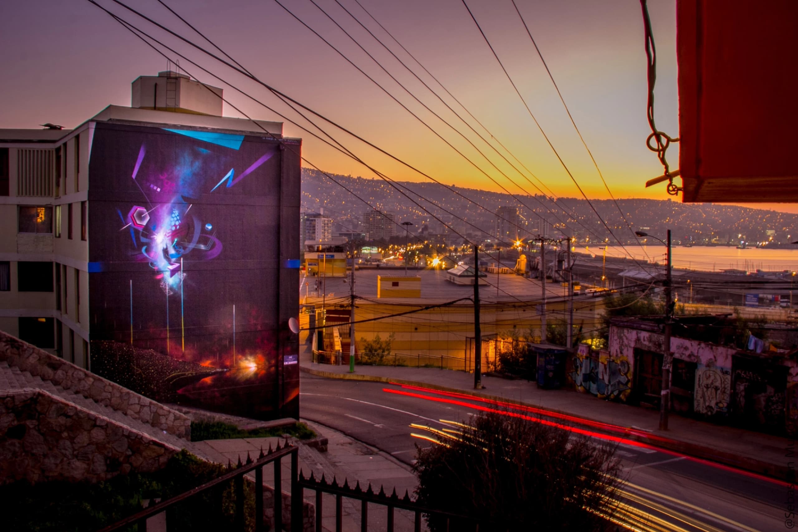 La Energía Emanada de Valparaíso by Claudio Drë