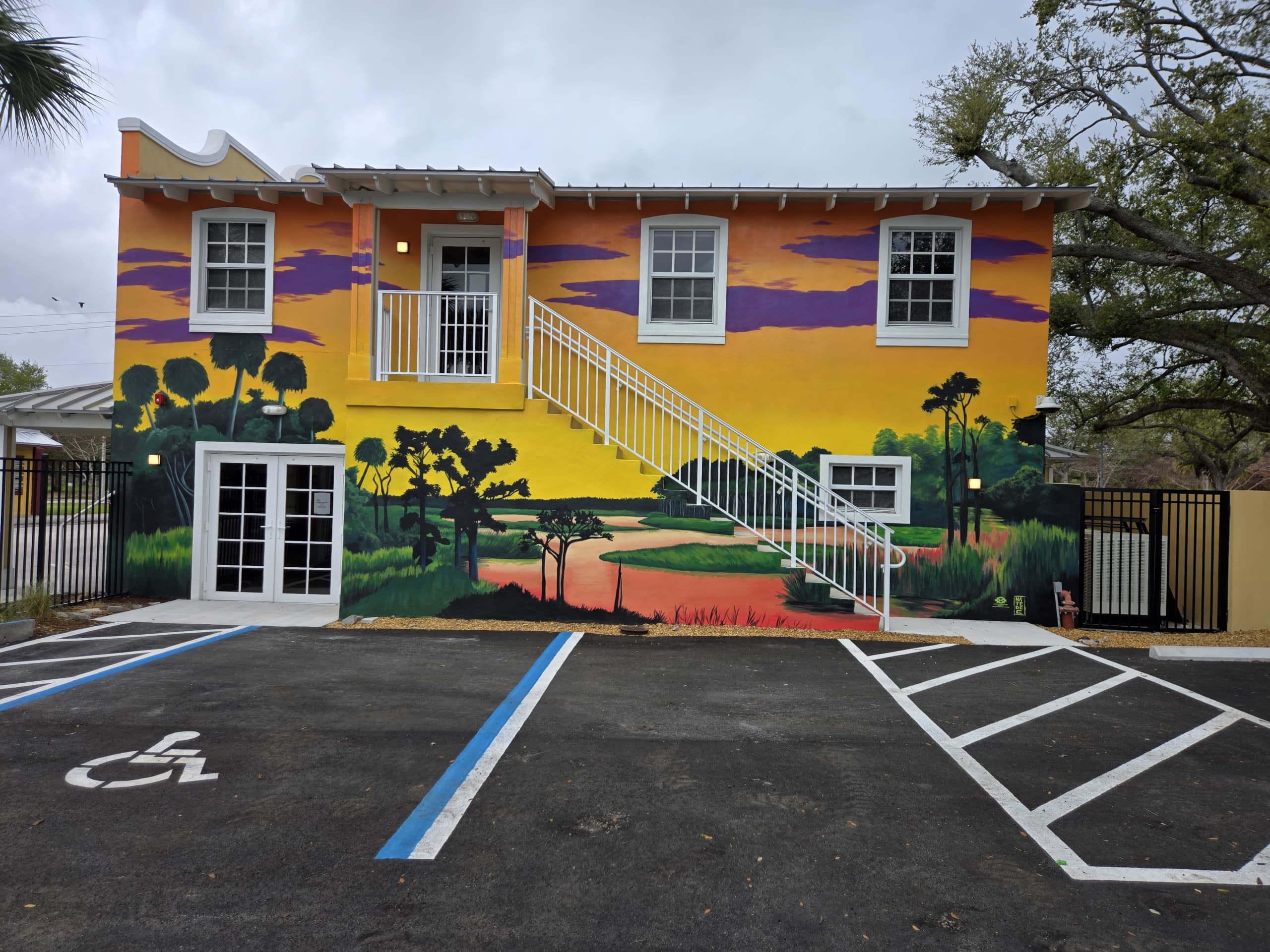 Florida Highwaymen museum mural by Natedee