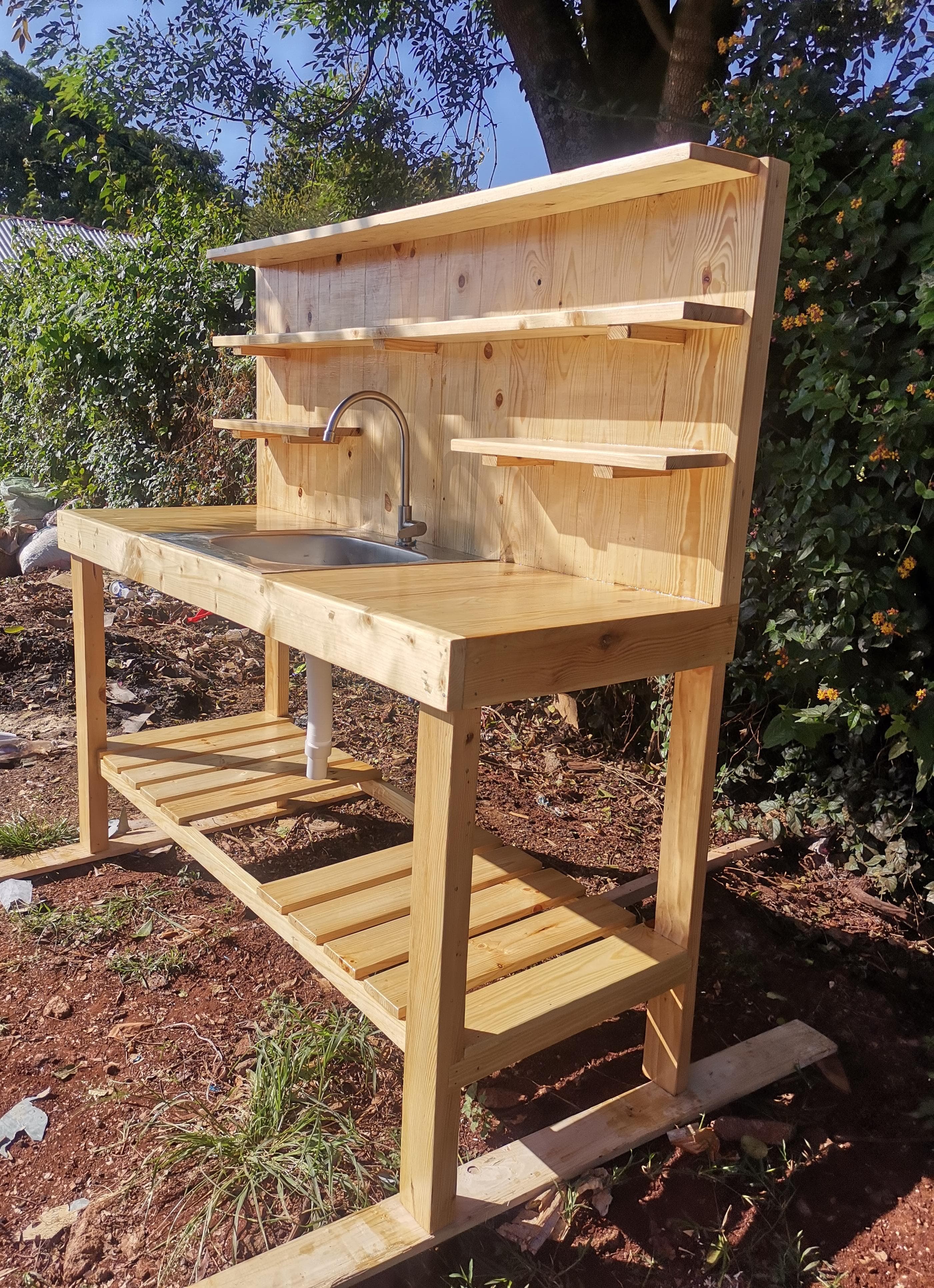 Outdoor Kitchen Bar Counter