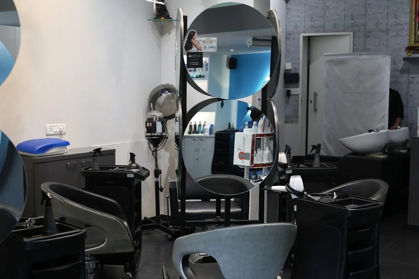 Lookout Salon 3