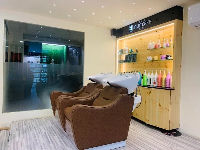 Ambellish Salon 4