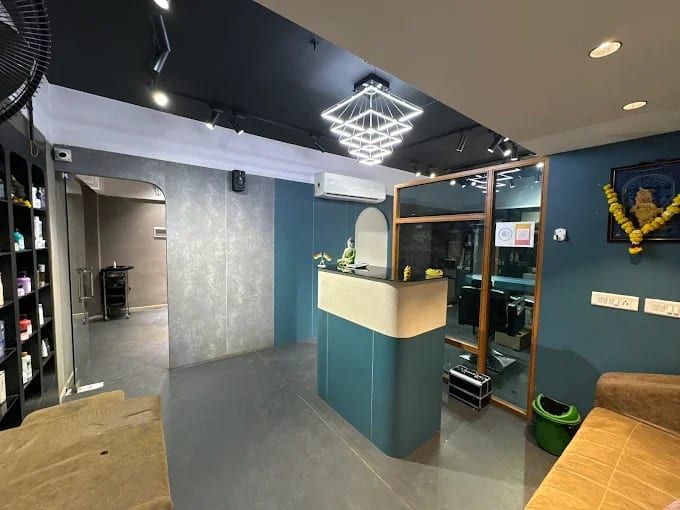 Sun's Scissiors Unisex Salon 4
