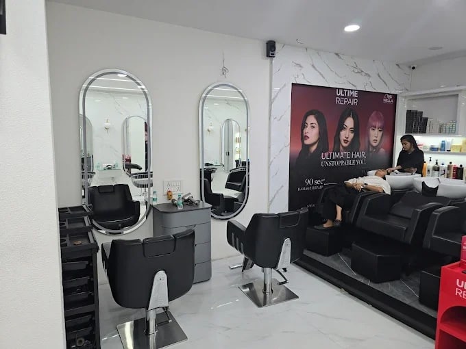 Rich & Royal Makeup & Hair Salon 3