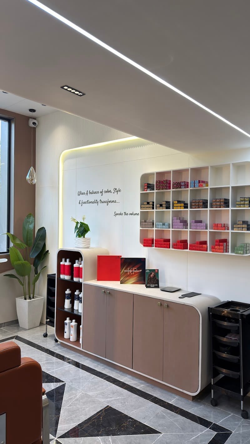 The Ruhoo Luxurious Unisex Salon 3