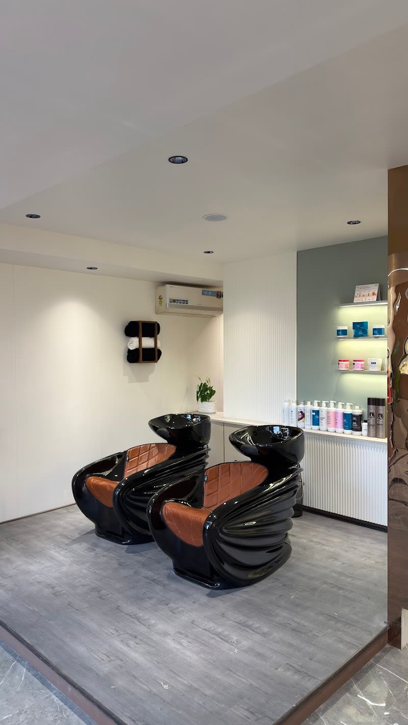 The Ruhoo Luxurious Unisex Salon 5