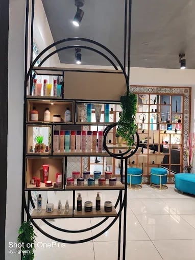 XZA Unisex Hair Studio 2
