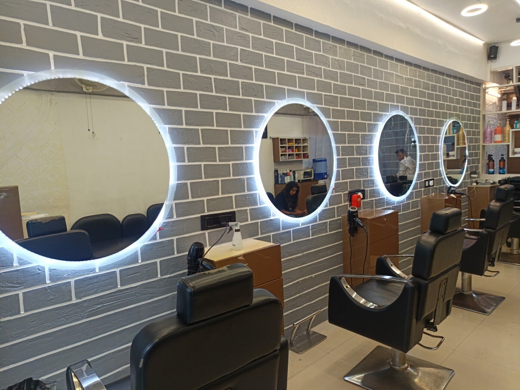 AMAYR SALON 2