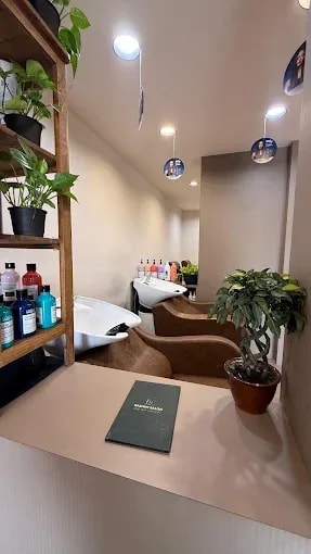 Rashmi Salon 5