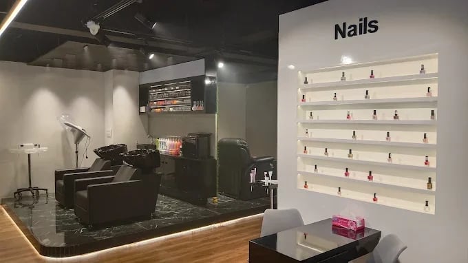 Nirav Hairstorm Unisex Salon 3