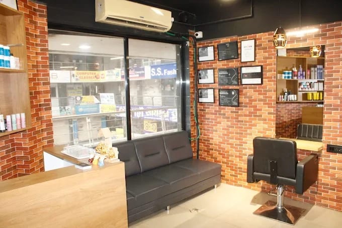 Foster London Unisex Salon