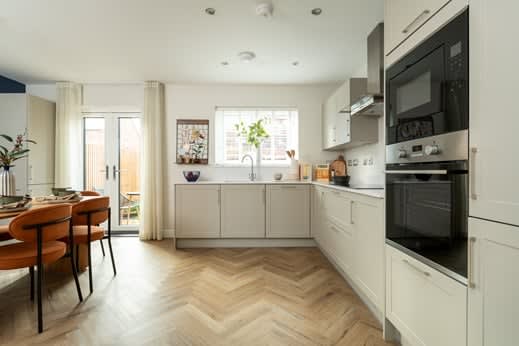 Valiant Fields image