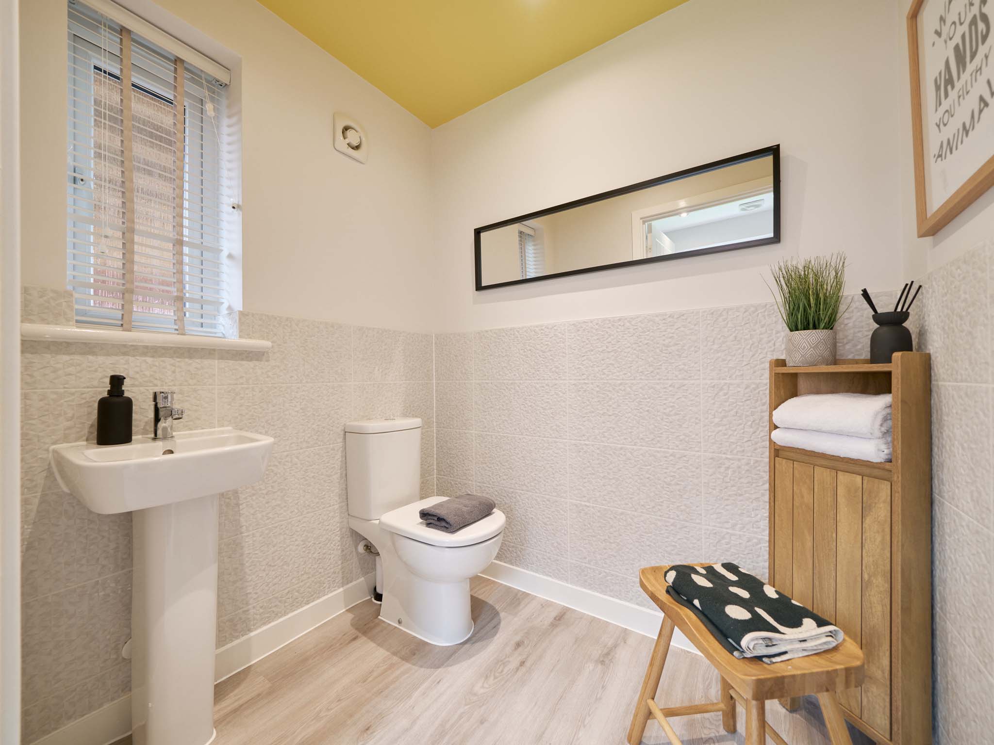 The Whiteleaf bathroom