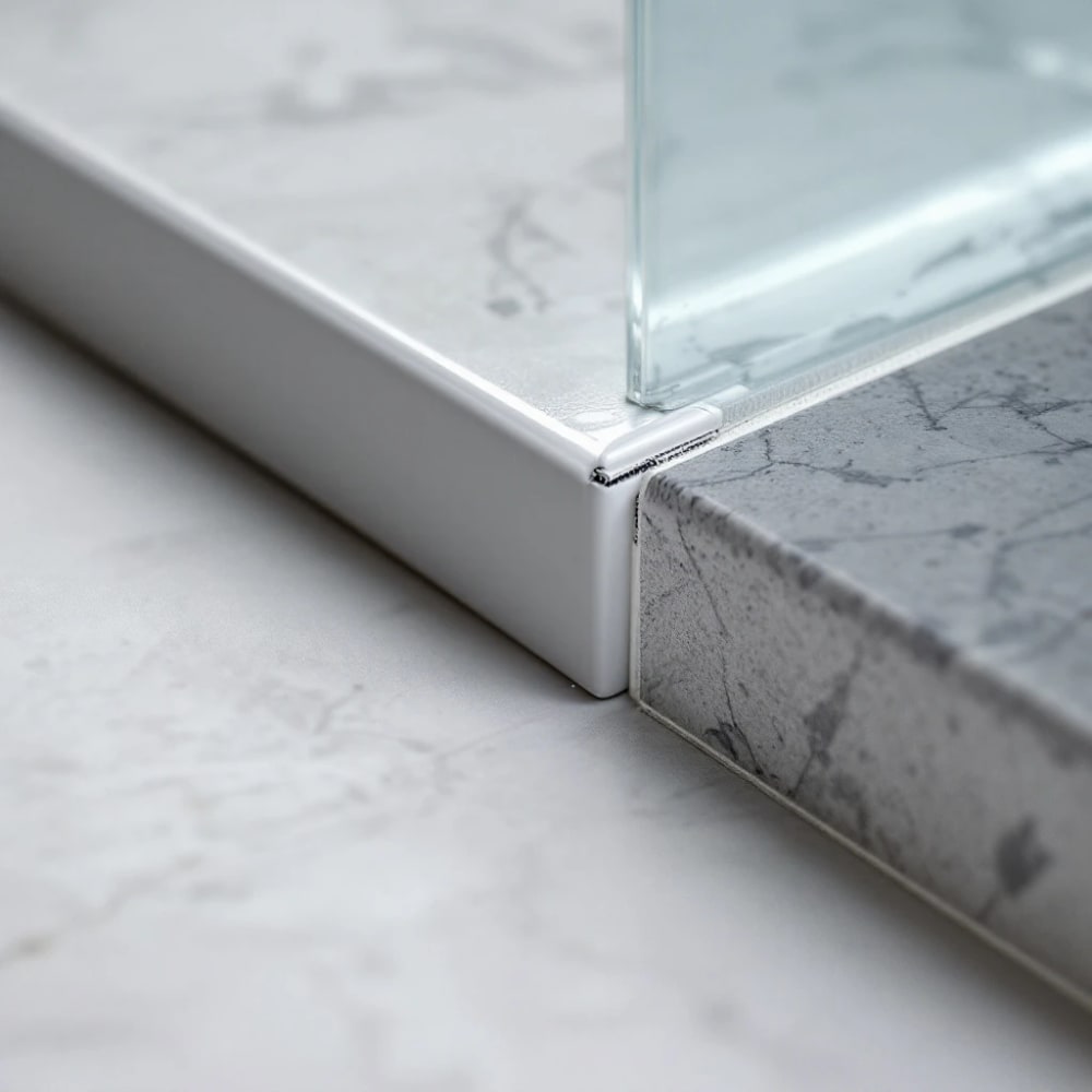 Example of a bathroom snag — a gap in shower silicone or missing grout line