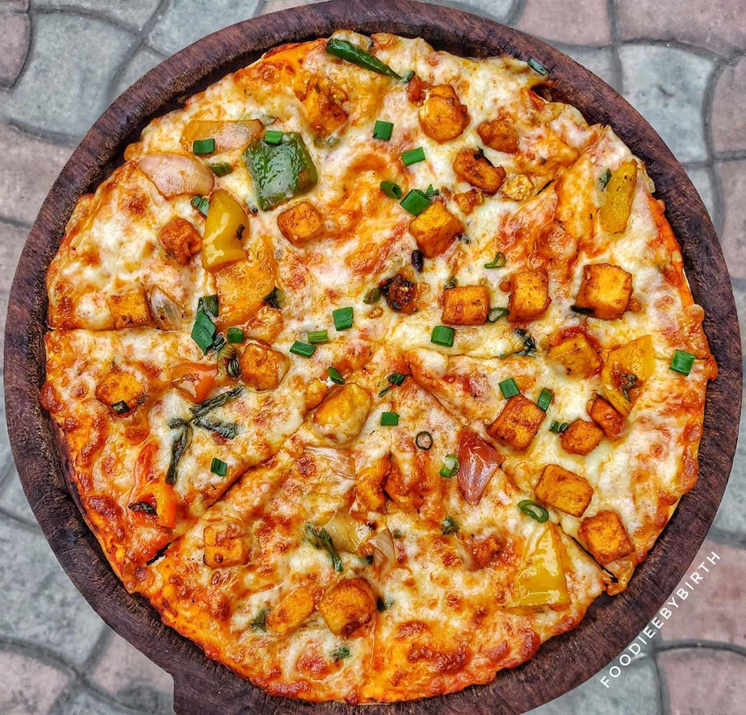 Small Veg Pizza, 2 Coke (200ml)