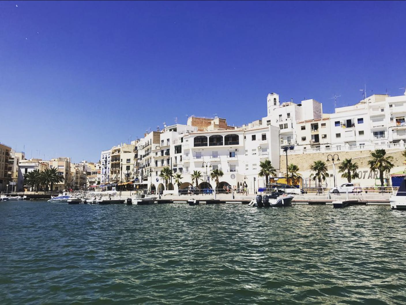 hero banner sea side view