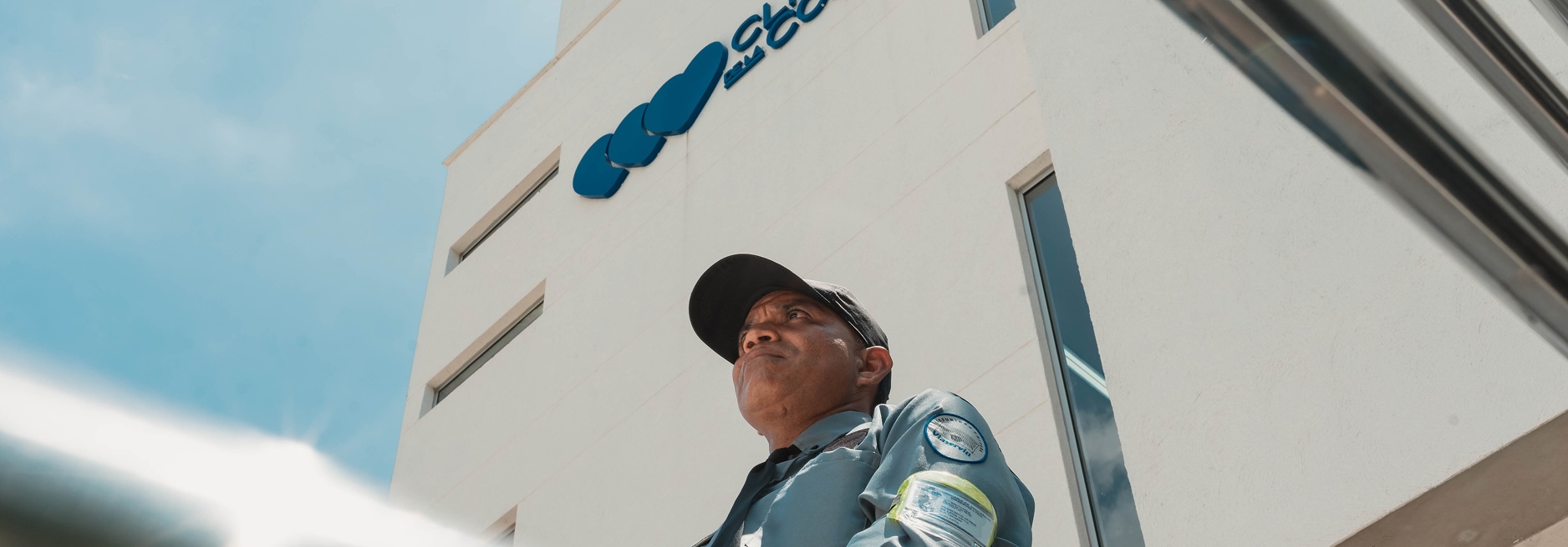 Viaservin-Private-Security-Surveillance-Barranquilla-Contactanos-Vigilante-Clinica-de-la-costa