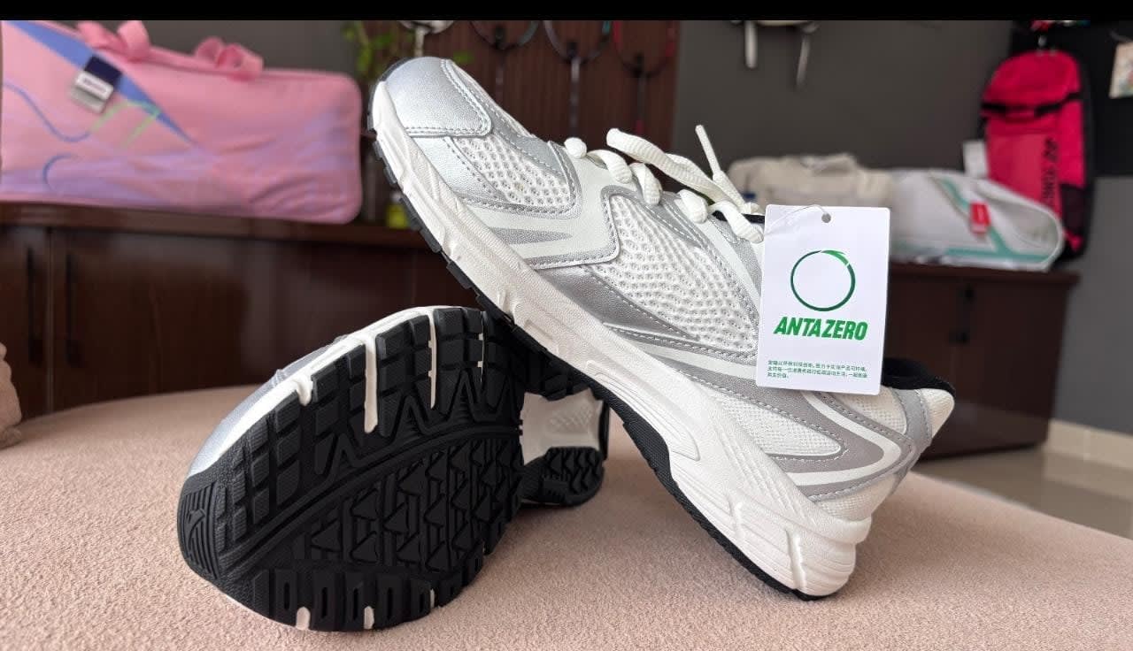 AntaZero badminton shoes branded