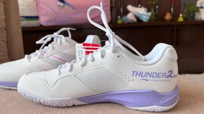Lining thunder 2 lite badminton shoes new