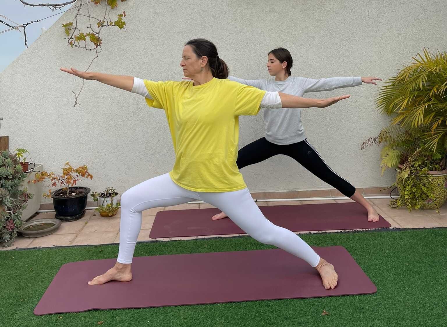 Are you early risers? Early Birds? I offer Yoga classes at 7:am, twice a week. Mondays and Wednesdays