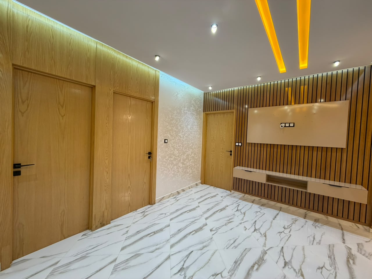 Stunning Dual-Facade Apartment in Oujda 3