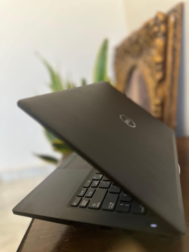 Dell معالج Cor i7