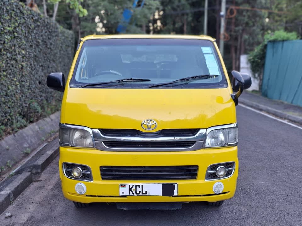 2010 Toyota Hiace Van
2010