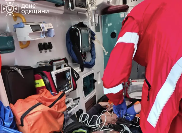  В Одесі хлопця вдарило струмом на даху вагона / facebook.com/DSNSODE