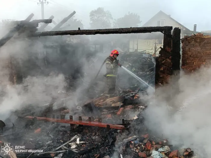 У Прилуках ворожий безпілотник знищив будинок начальника пожежної частини / t.me/Klymenko_MVS