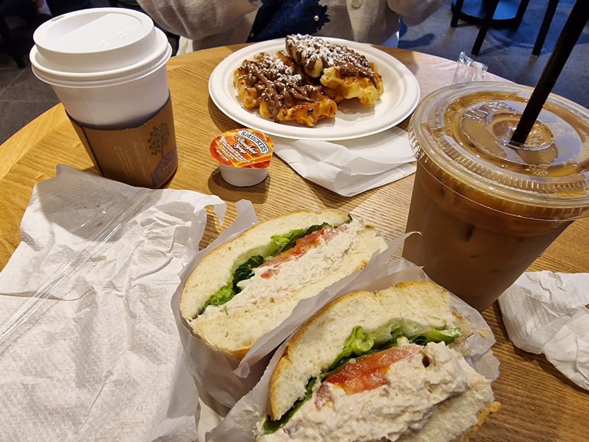 Cafe Aroma - Photo 2