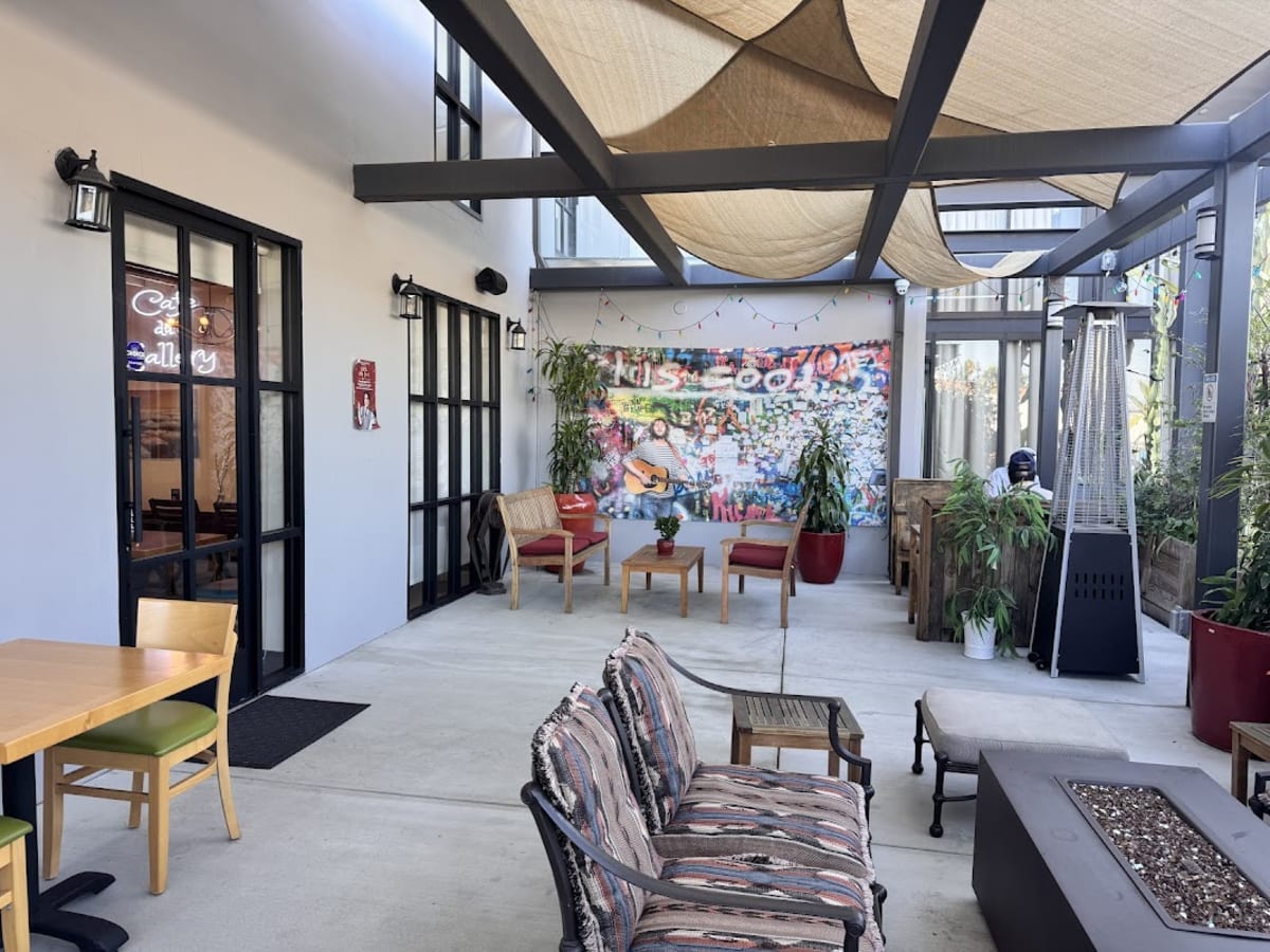 Cafe Du Gallery - Photo 3