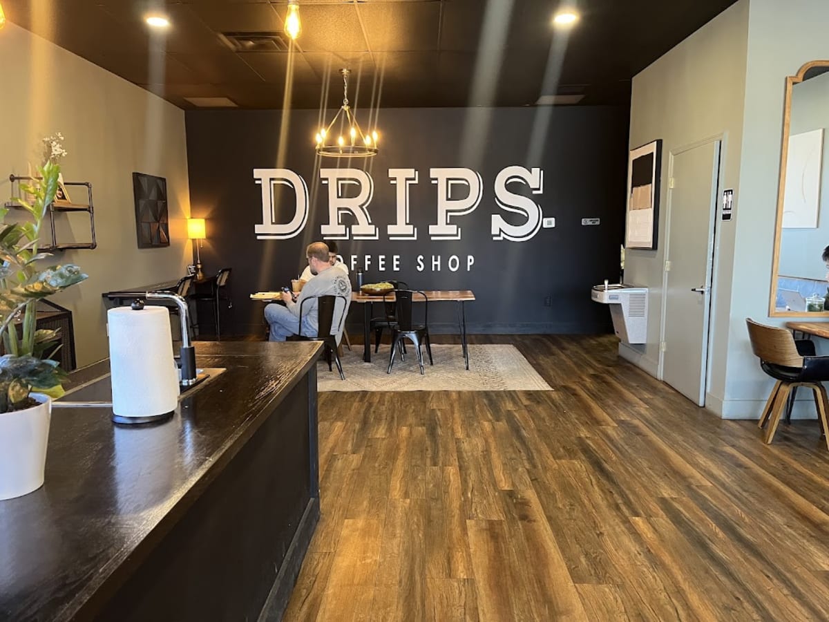 Drips Coffee Shop - Photo 3