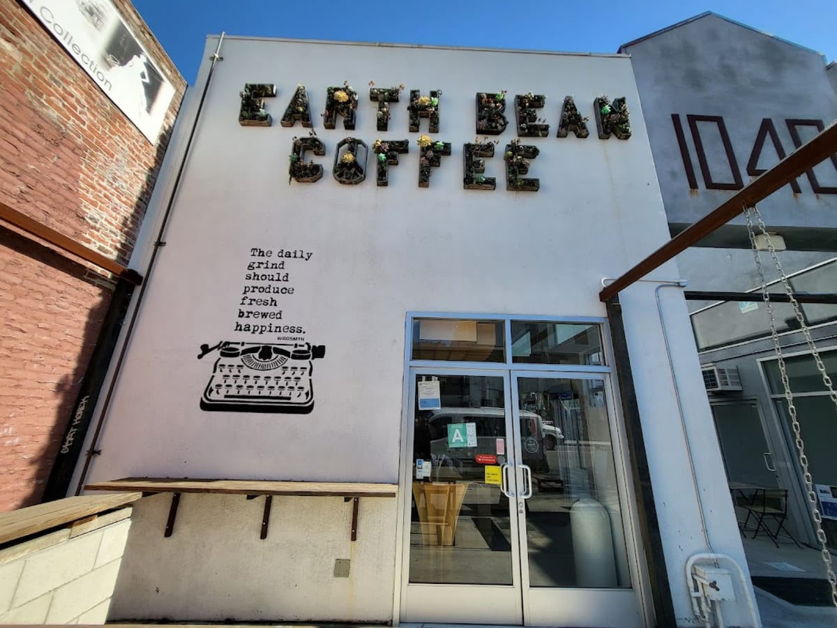 Earth Bean Coffee - Photo 2