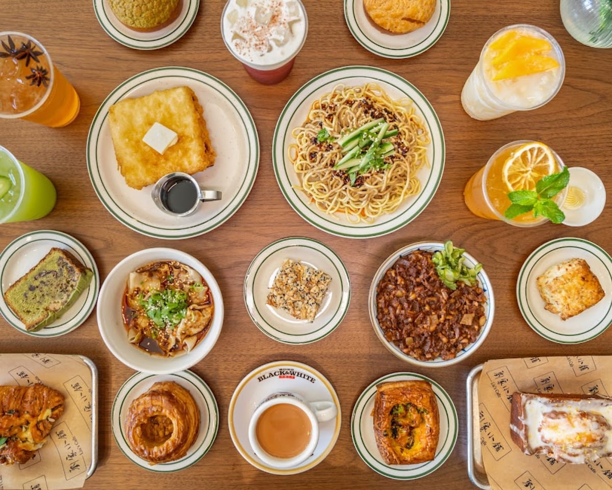 Liu's Cafe - Photo 2