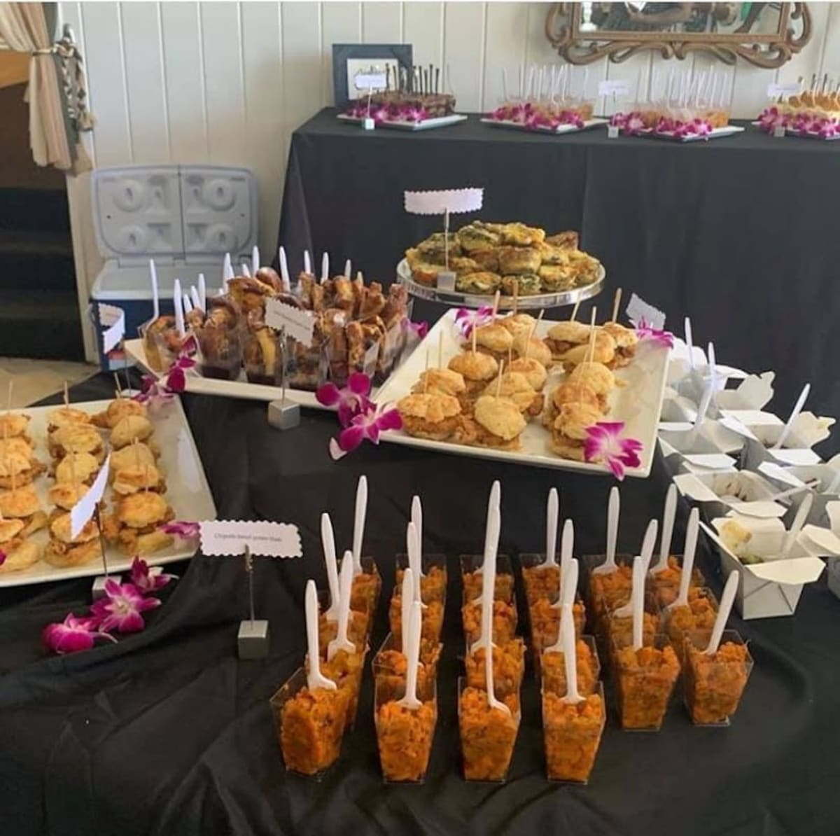 Mingles Tea Bar - Photo 2