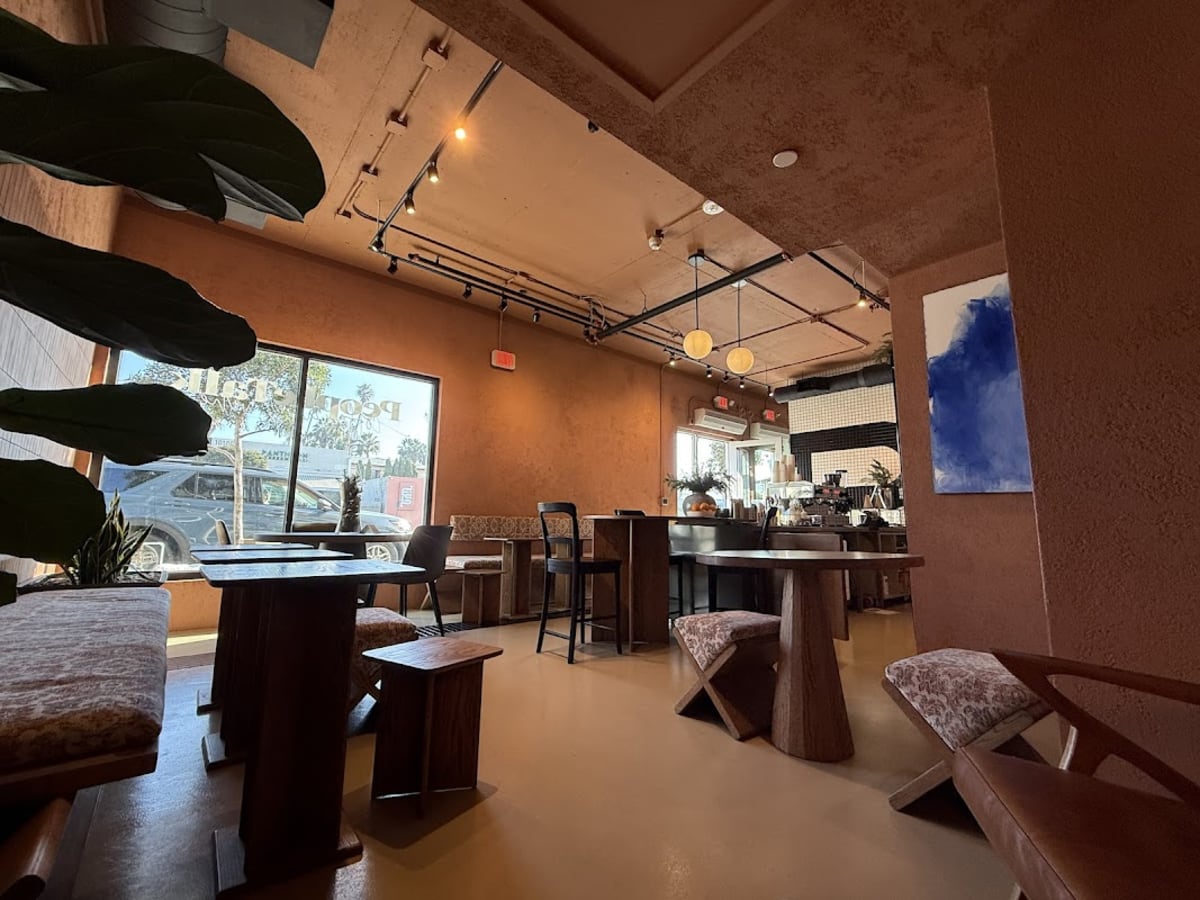 PeopleTalk Coffee & Wine - Photo 1