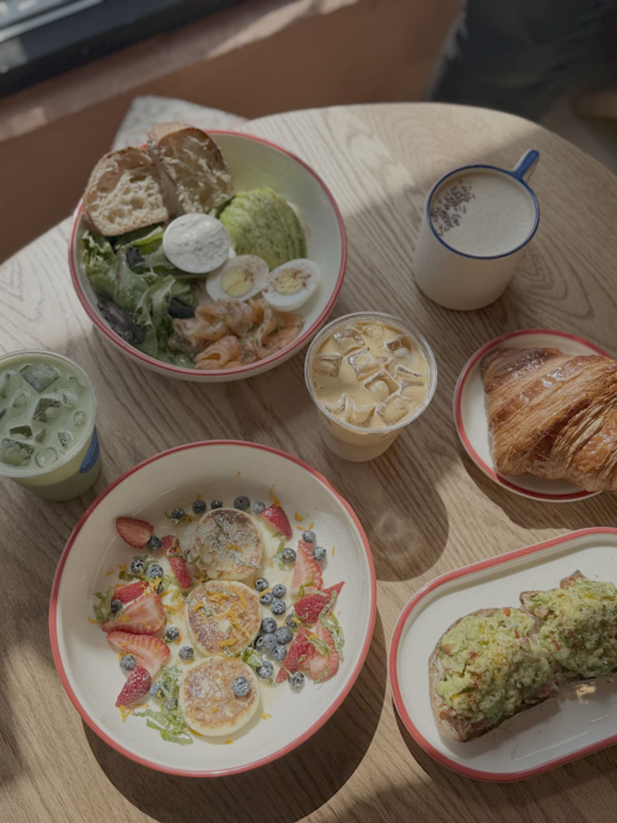 PeopleTalk Coffee & Wine - Photo 2