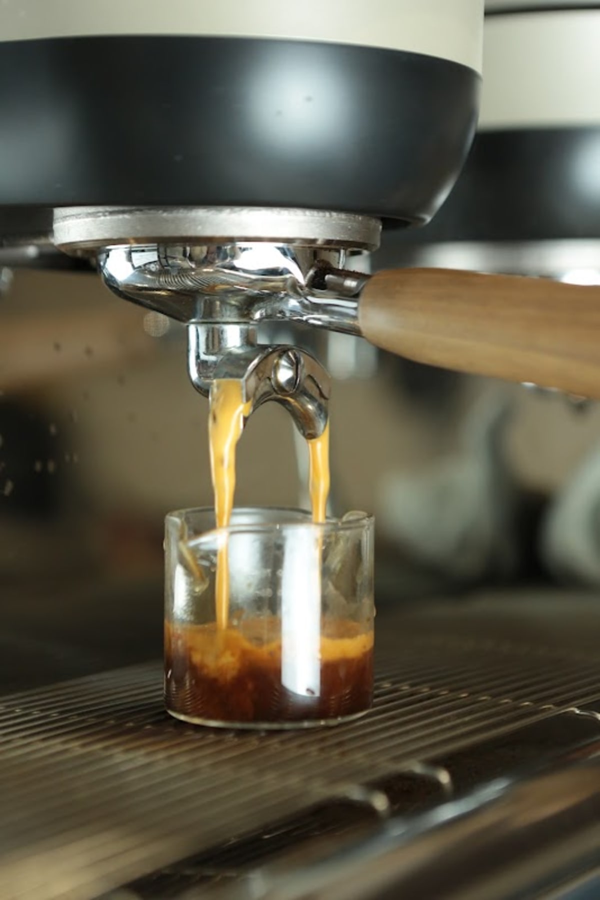 The hole in the wall cafe - Photo 4