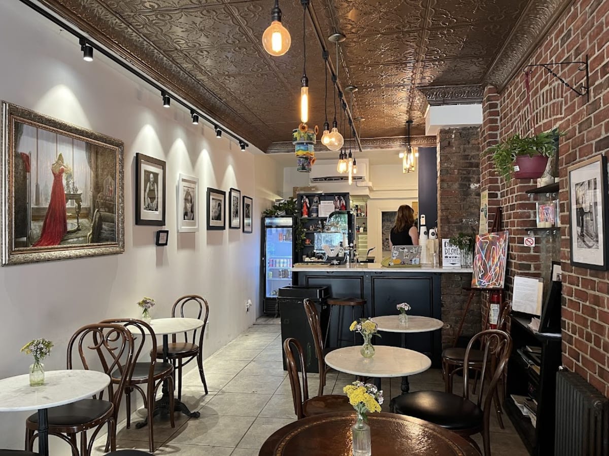 Art Collective Cafe - Photo 3