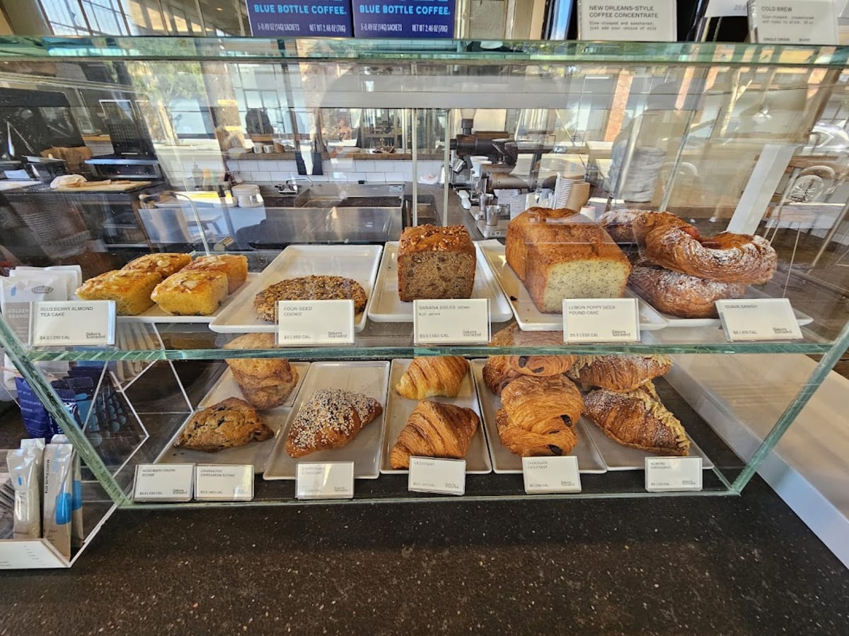 Blue Bottle Coffee - Photo 1