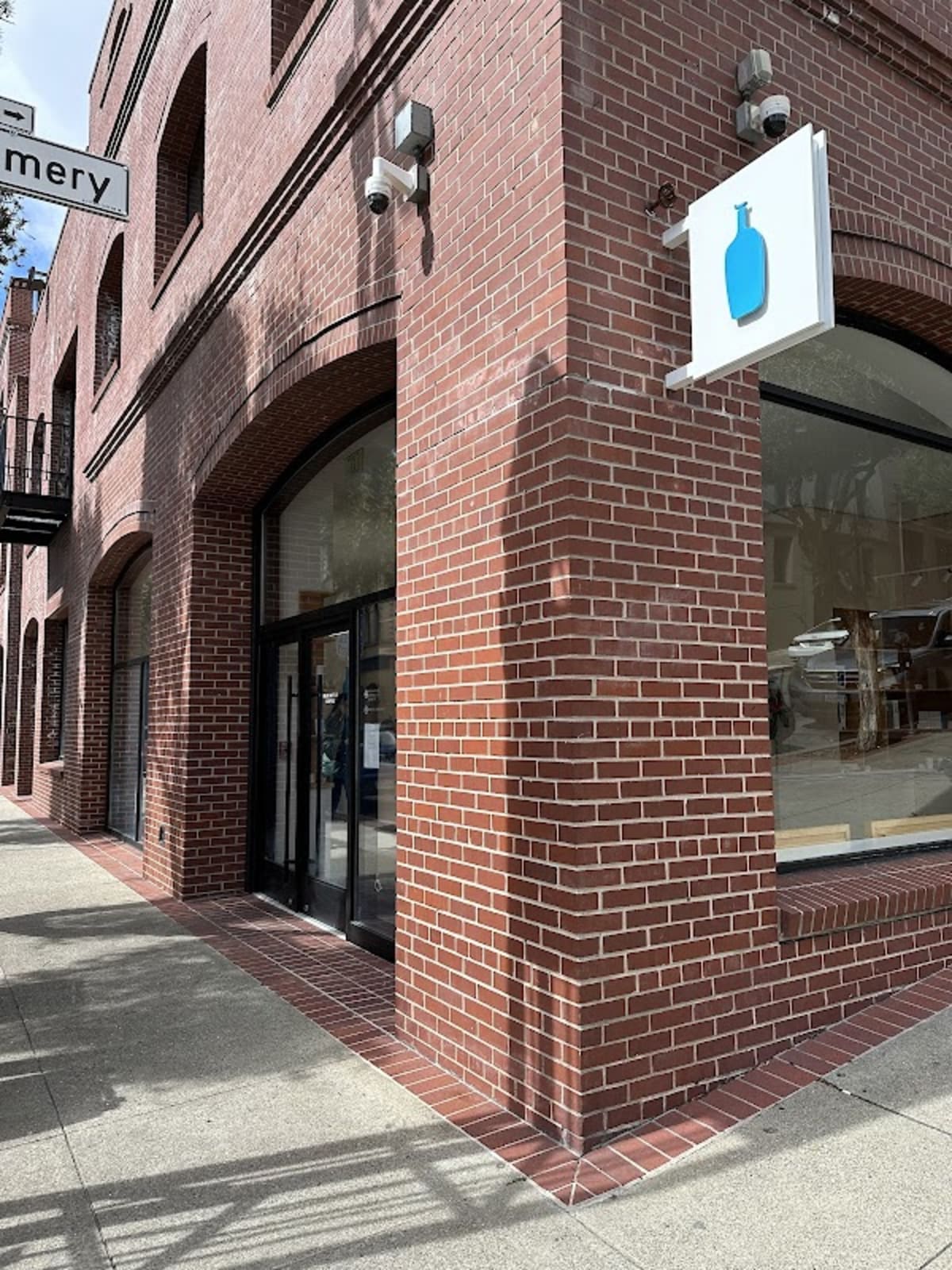 Blue Bottle Coffee - Photo 3