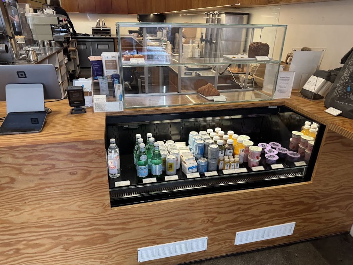 Blue Bottle Coffee - Photo 5